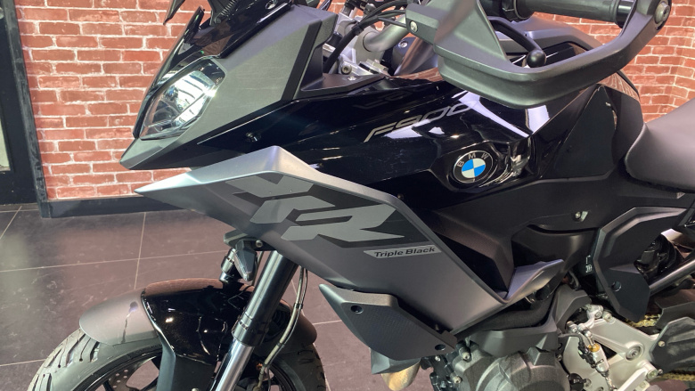 BMW F900 XR
